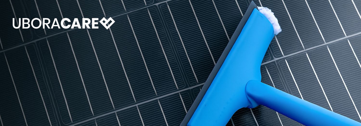 Limpieza de paneles solares durante el mantenimiento placas solares
