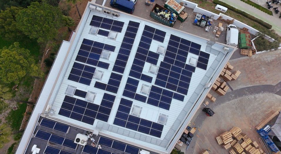 Ampliación instalación fotovoltaica industrial en Airzone con 113 paneles solares